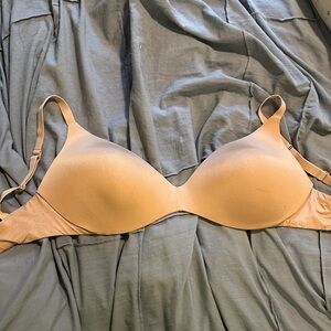Skims Seamless push up Tan Bra